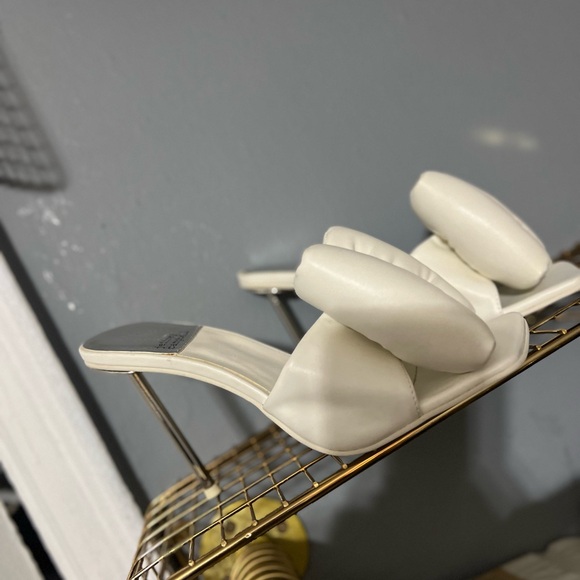 White Jefferey Campbell bow tie sandals 8.5 - Picture 4 of 8